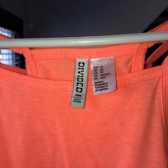 H&M divided Razorback crop top - Picture 3 of 4